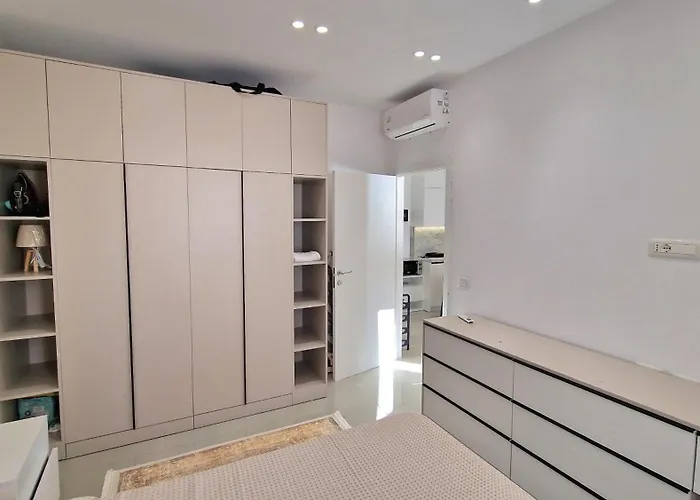 Dea Vlora, Full Sea View Vlorë